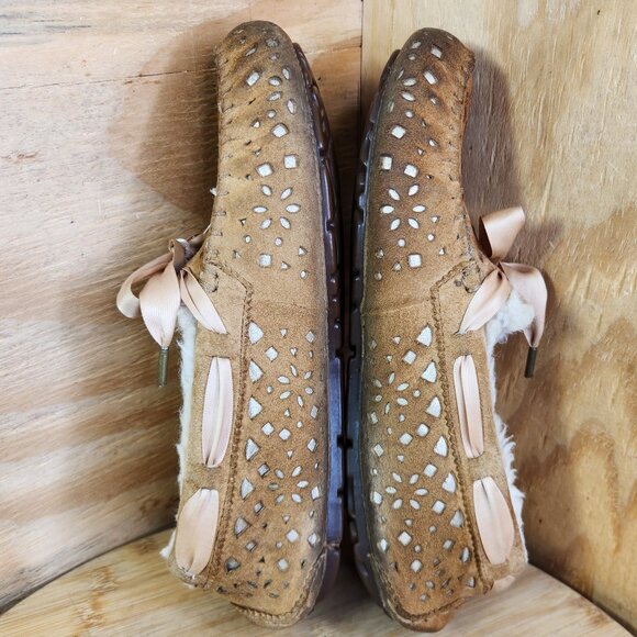 Ugg Womens Dakota Sunshine Flora Perforated Chestnut Moccasin Suede Slippers - Picture 7 of 9